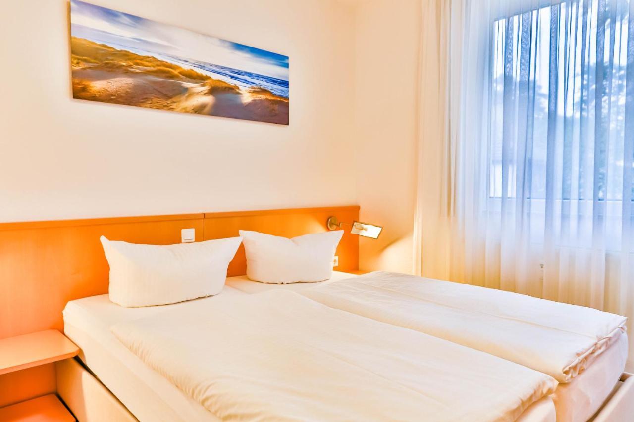 Apartment Ostseerose Ein Strandkorb Ist Im Sommer Inclusive Zempin Exterior photo