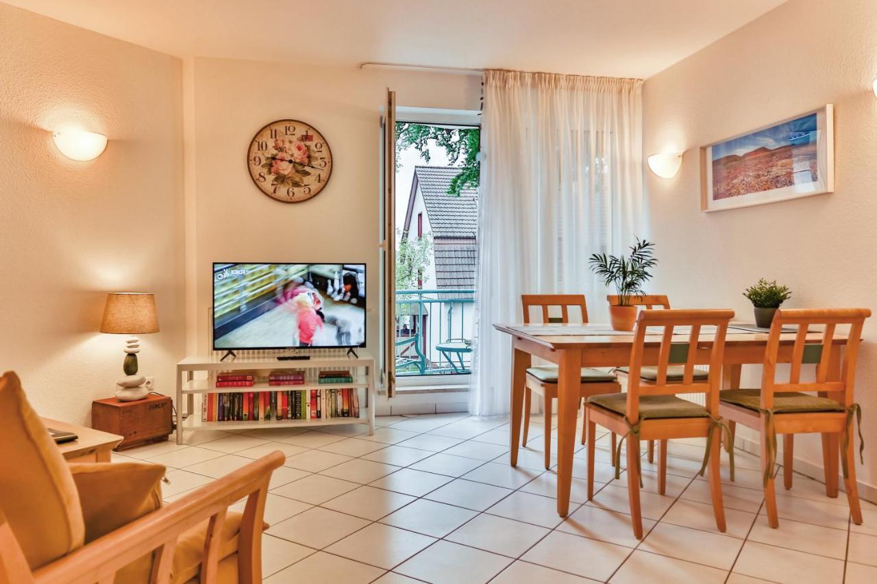 Apartment Ostseerose Ein Strandkorb Ist Im Sommer Inclusive Zempin Exterior photo