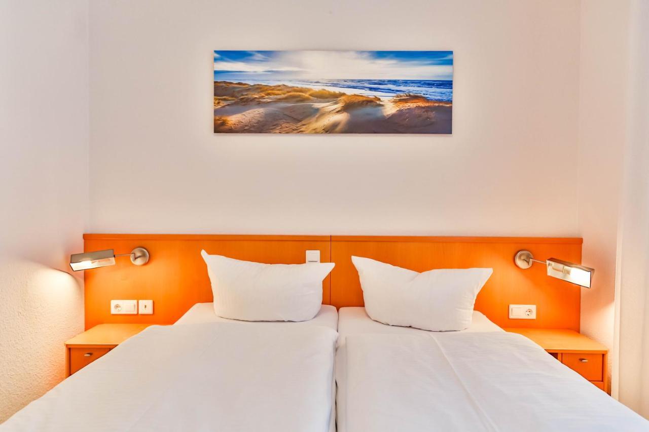 Apartment Ostseerose Ein Strandkorb Ist Im Sommer Inclusive Zempin Exterior photo