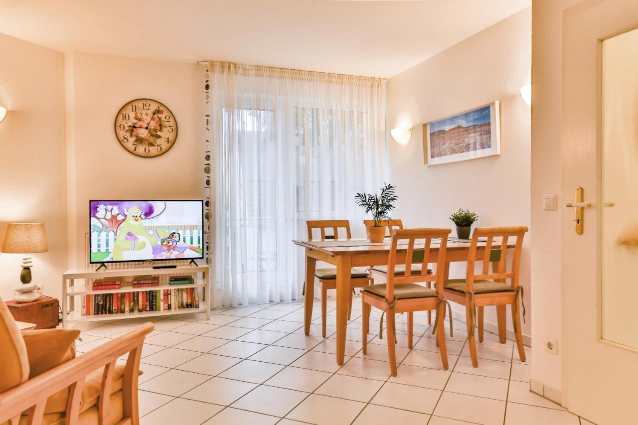 Apartment Ostseerose Ein Strandkorb Ist Im Sommer Inclusive Zempin Exterior photo