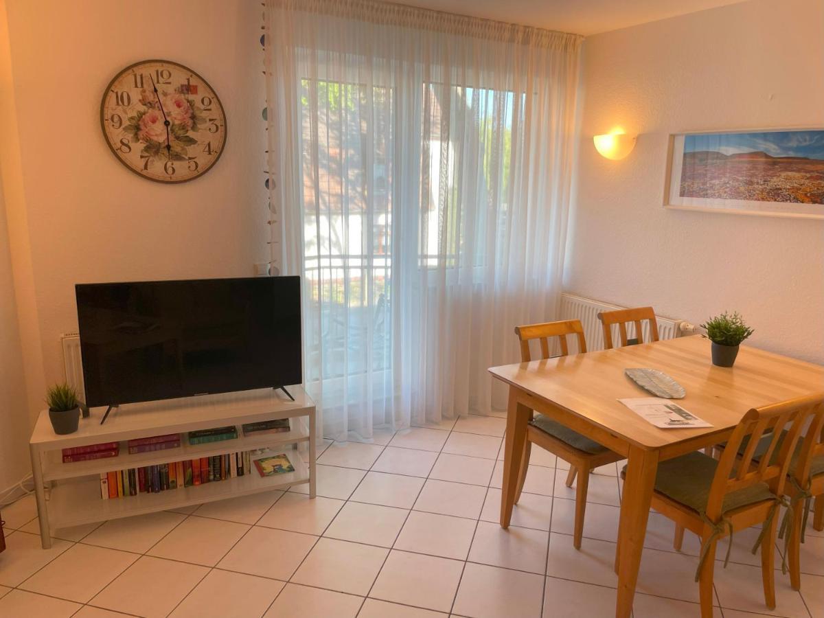 Apartment Ostseerose Ein Strandkorb Ist Im Sommer Inclusive Zempin Exterior photo
