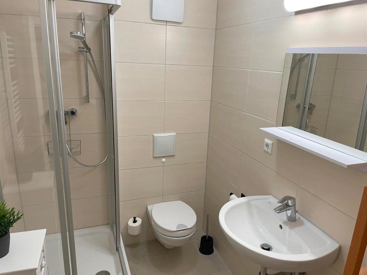 Apartment Ostseerose Ein Strandkorb Ist Im Sommer Inclusive Zempin Exterior photo