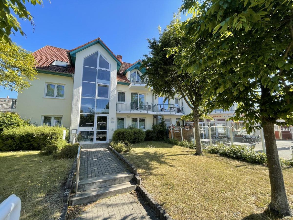 Apartment Ostseerose Ein Strandkorb Ist Im Sommer Inclusive Zempin Exterior photo